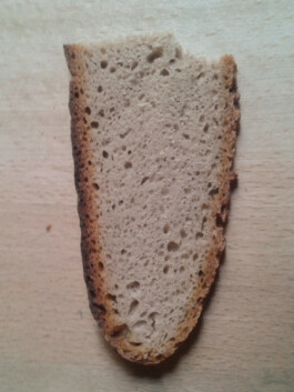 Archiv der angebissenen Brotscheiben