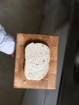 Archiv der angebissenen Brotscheiben