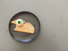 Archiv der angebissenen Brotscheiben